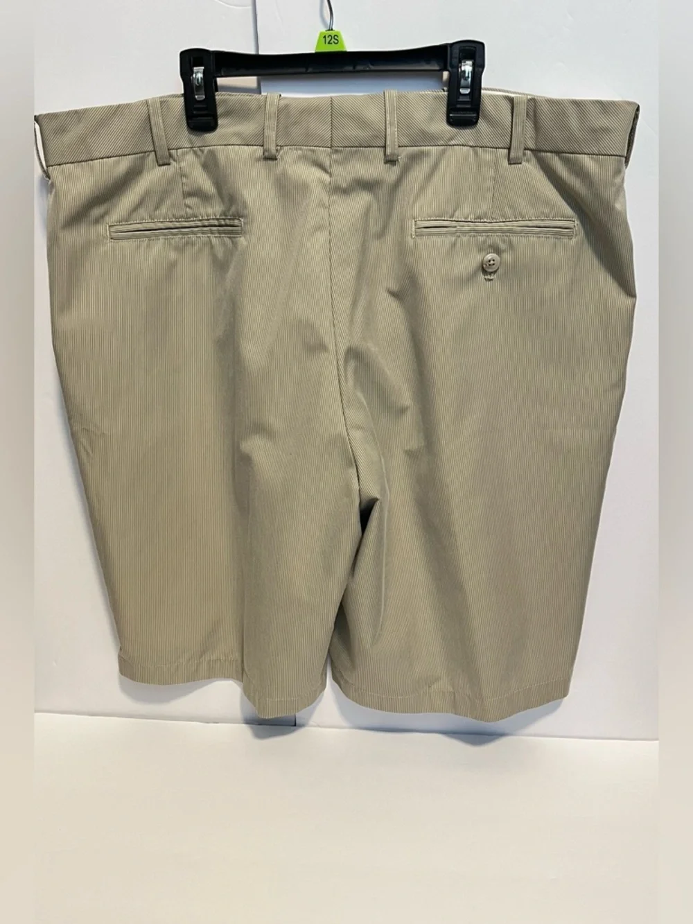 Walter Hagen Men”s Tan  & White Pinstripe Flat-Front Golf Shorts Size 40 - Picture 2 of 12